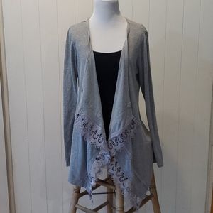 Lightweight long-sleeved cardigan